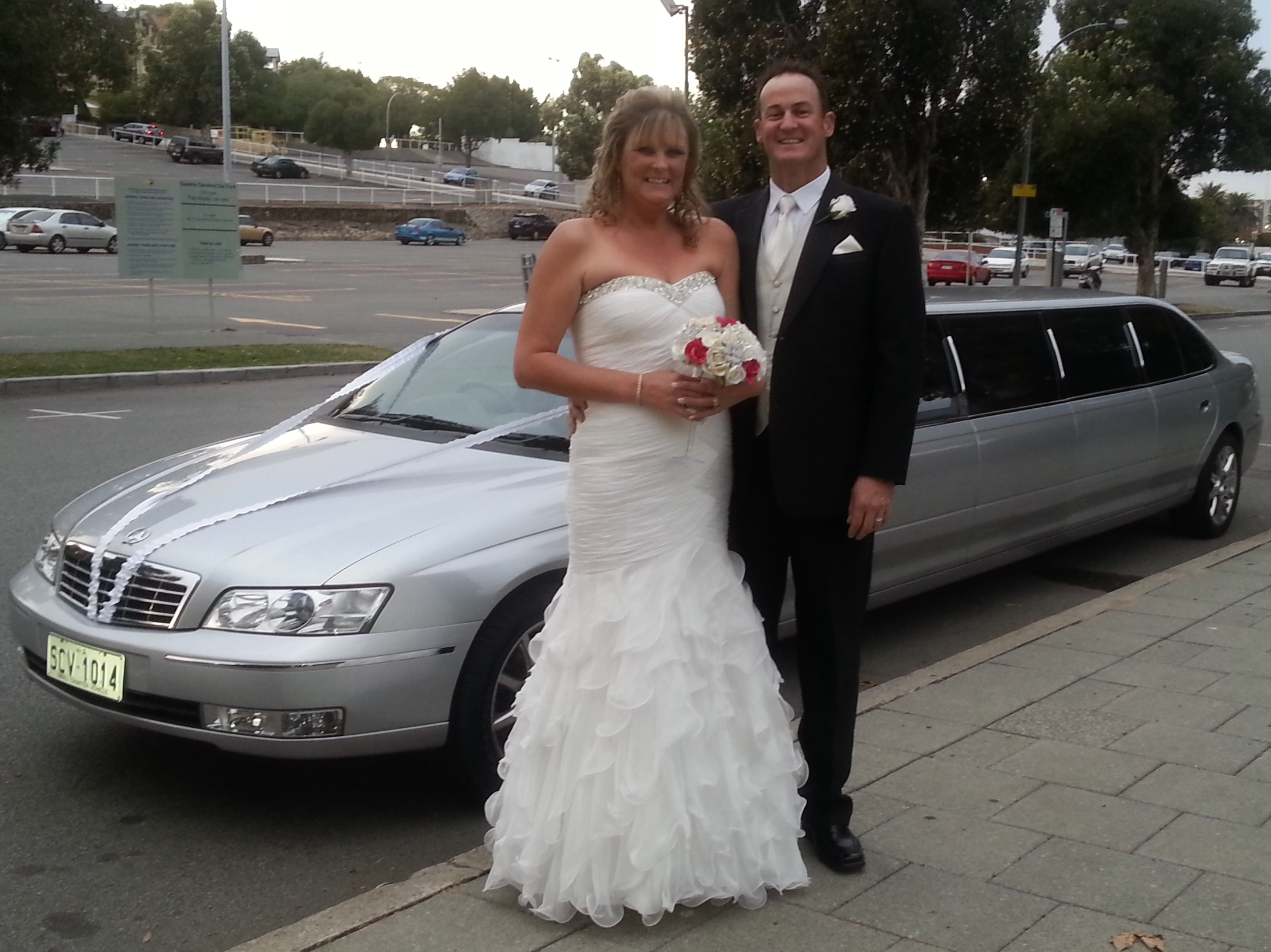 Great weather for a wedding day and Wedding Limousines Perth is proud to have been a small part of the celebrations