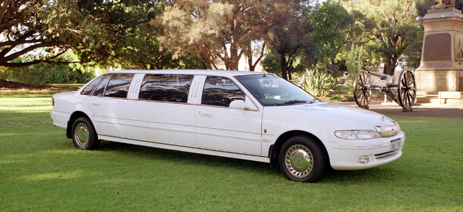 Limousine hire Perth weddings and school balls all functions