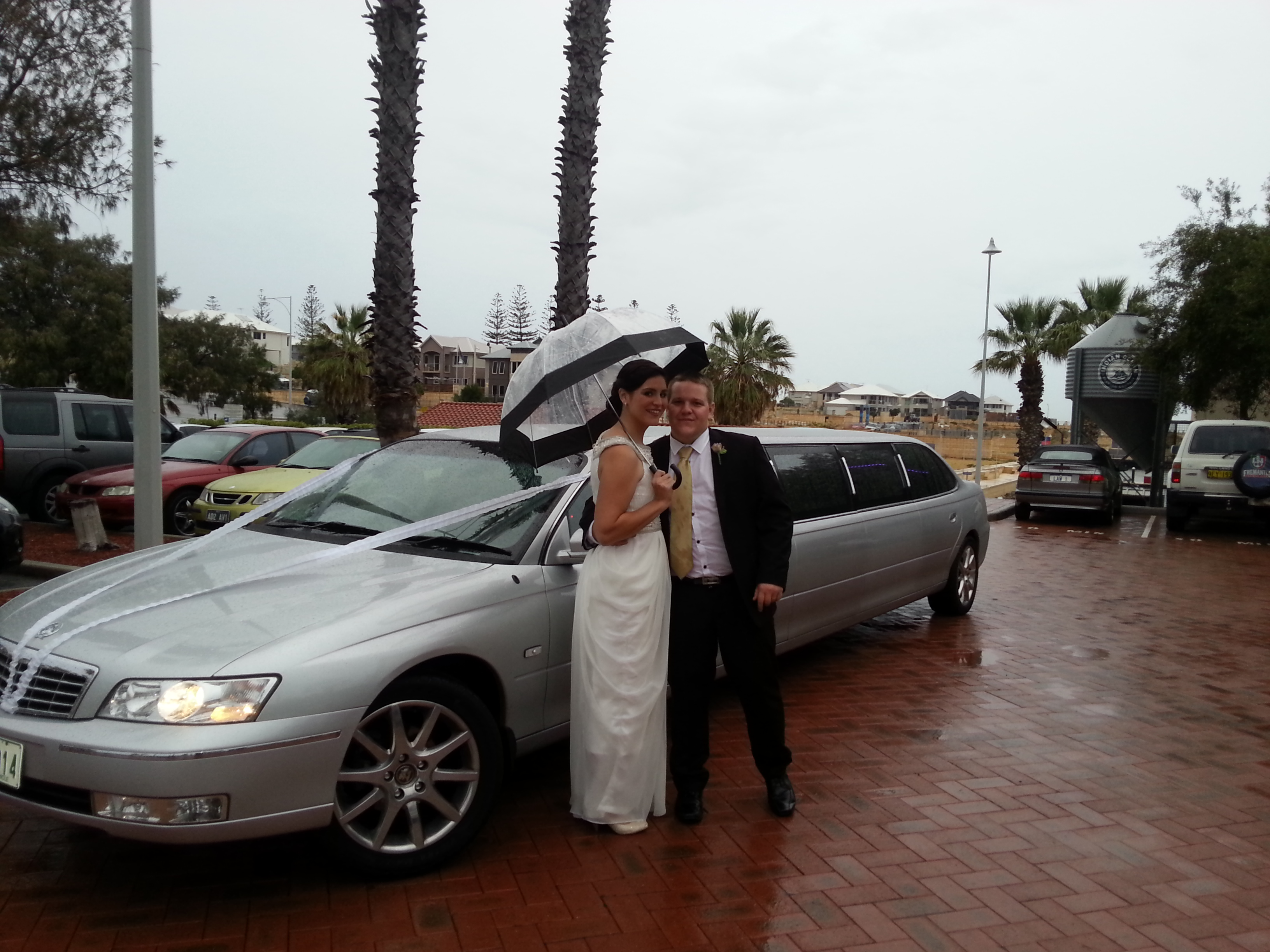 Wedding couple Statesman Perth limo hire